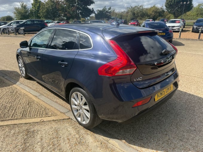 2025 Volvo V40