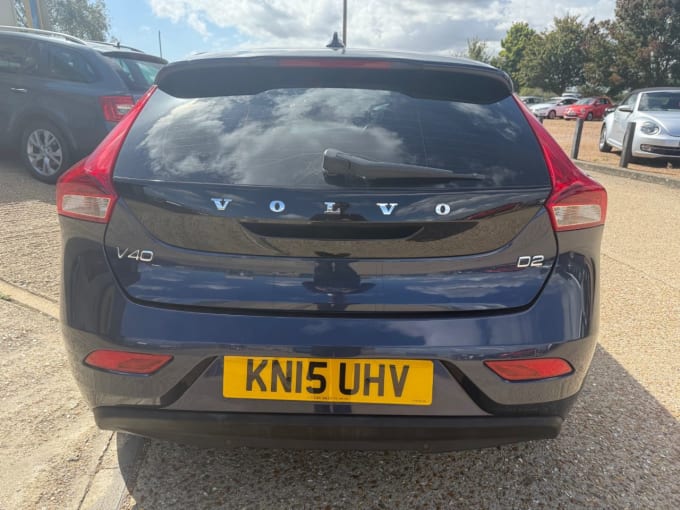 2025 Volvo V40