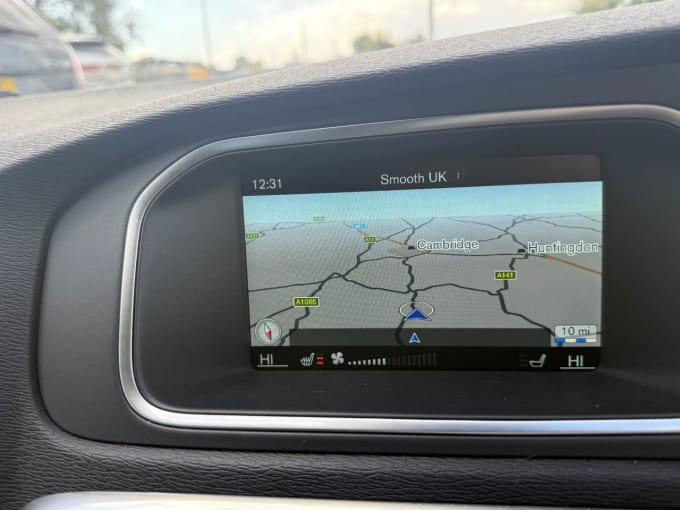 2025 Volvo V40