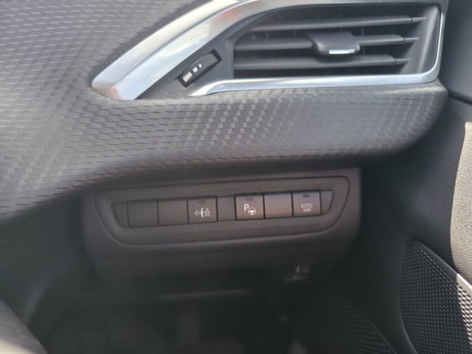 2025 Peugeot 208