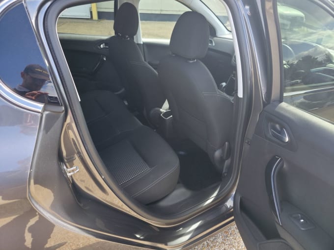 2025 Peugeot 208