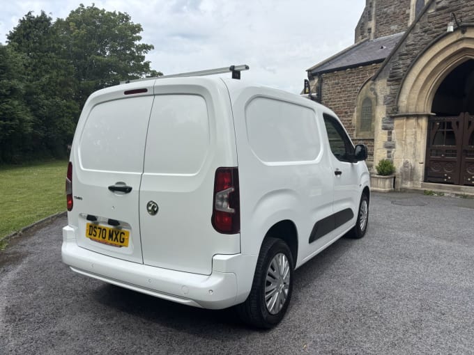 2025 Vauxhall Combo