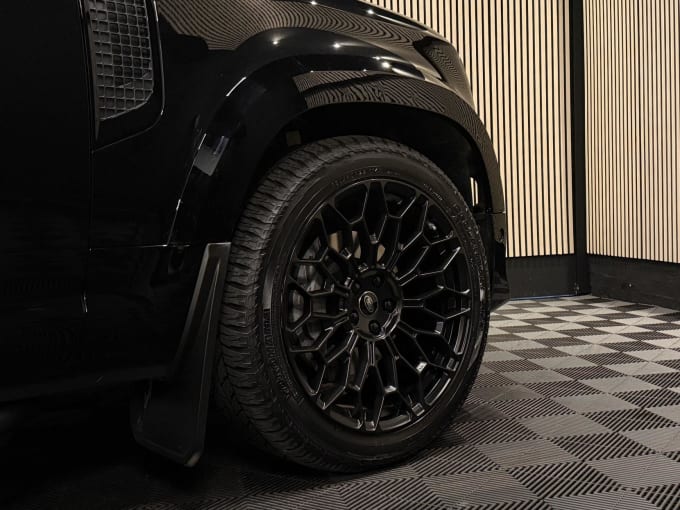 2024 Land Rover Defender 110