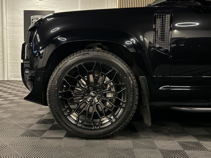2024 Land Rover Defender 110
