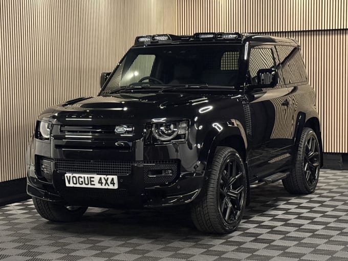 2025 Land Rover Defender 90