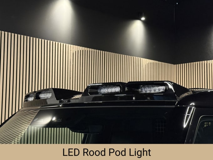 2025 Land Rover Defender 90
