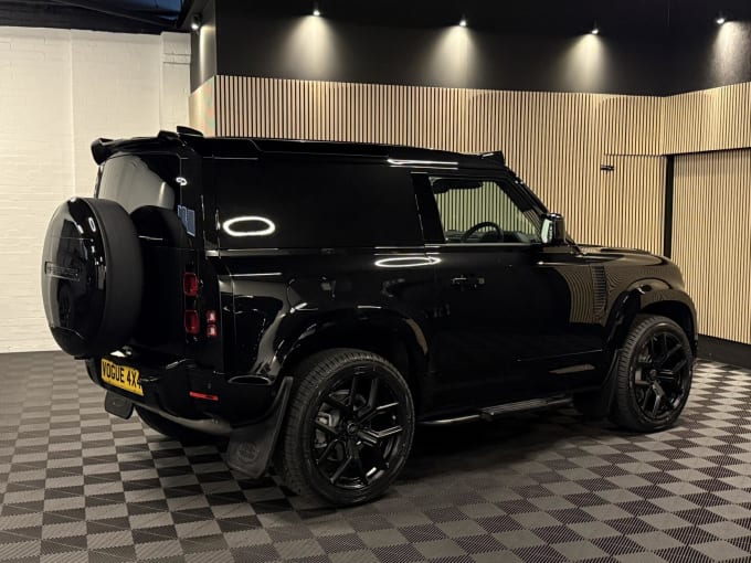 2025 Land Rover Defender 90