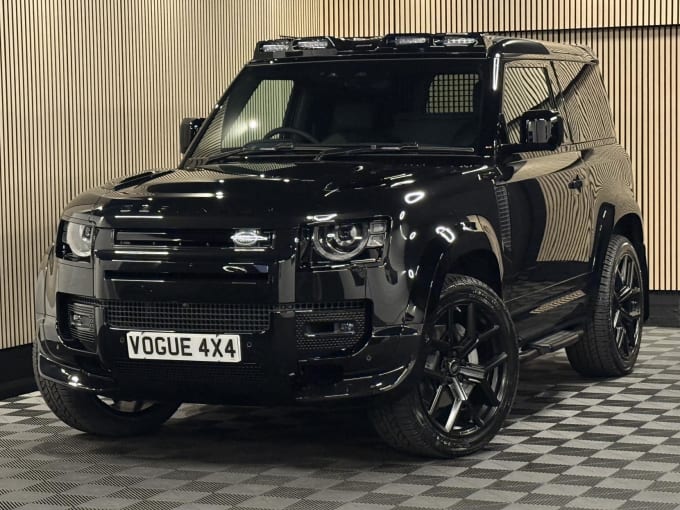 2025 Land Rover Defender 90