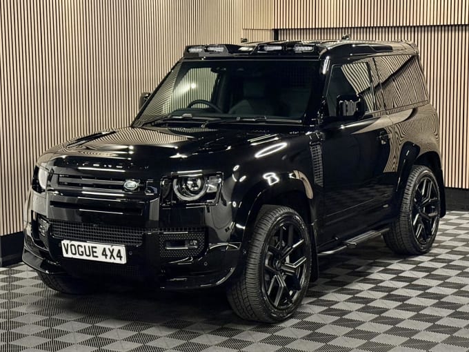 2025 Land Rover Defender 90