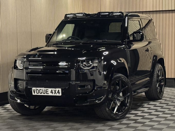 2025 Land Rover Defender 90