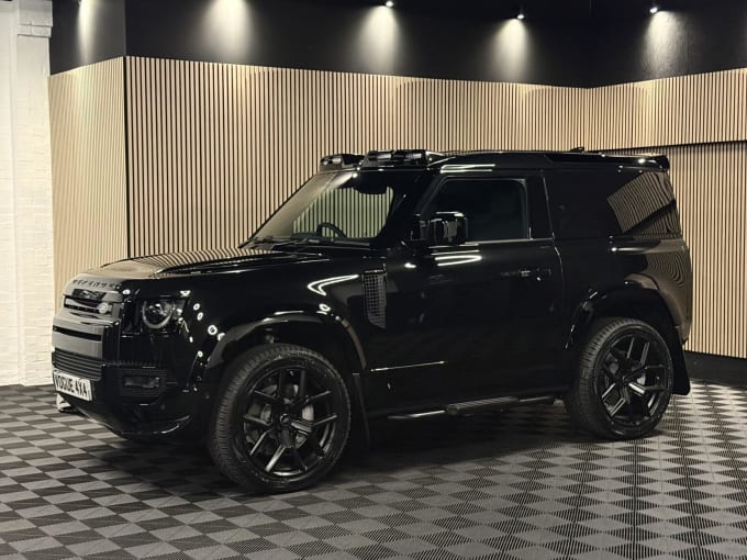 2025 Land Rover Defender 90