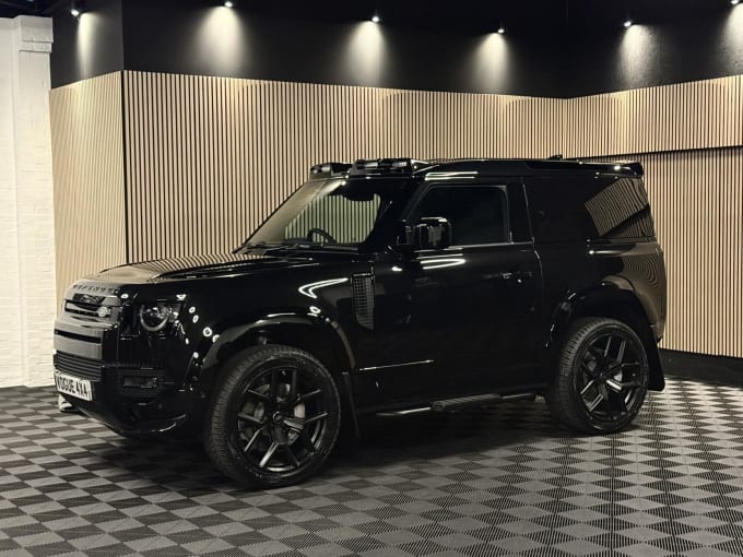 2025 Land Rover Defender 90