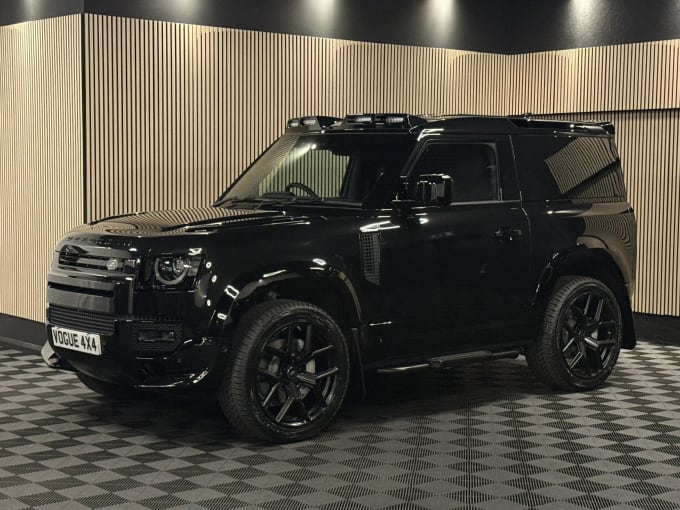 2025 Land Rover Defender 90