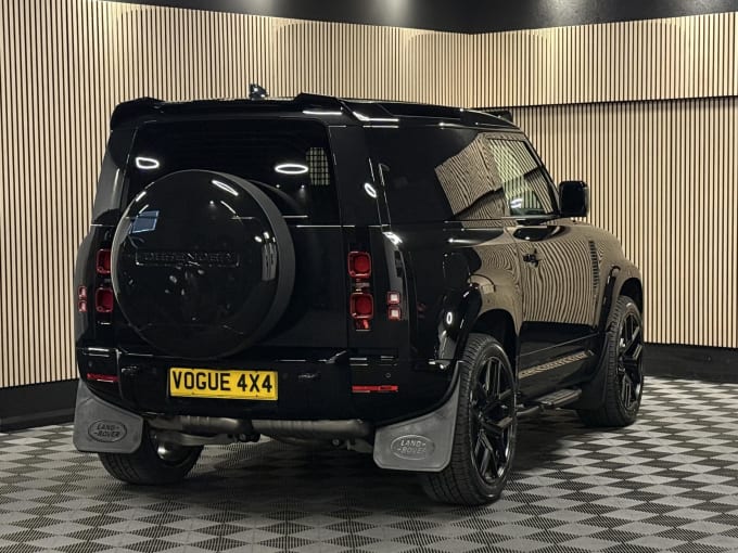 2025 Land Rover Defender 90