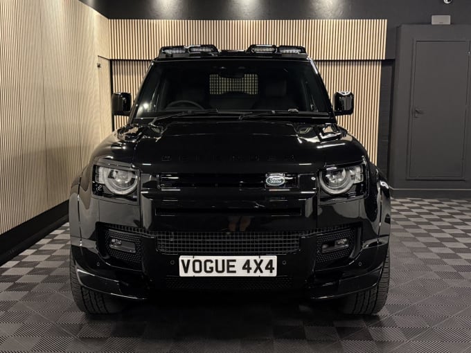 2025 Land Rover Defender 90