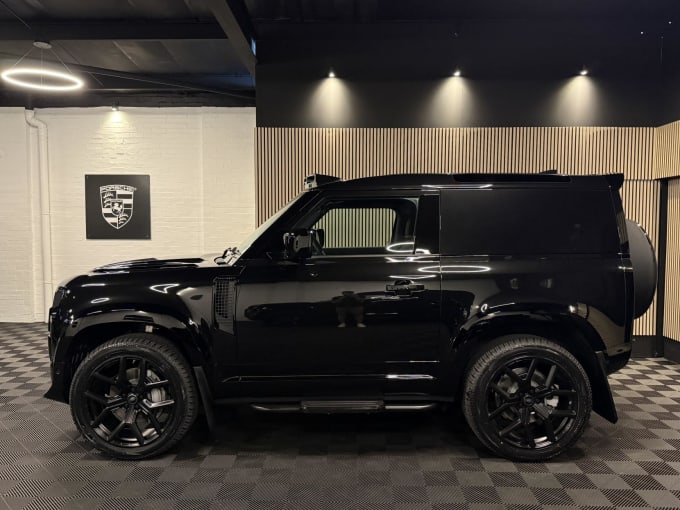 2025 Land Rover Defender 90