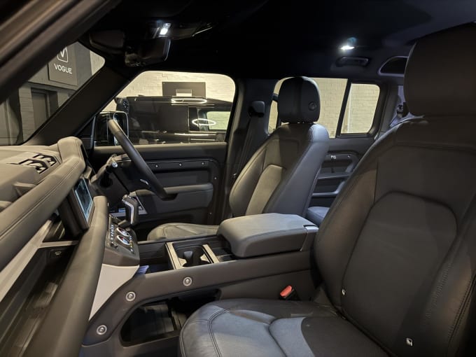 2024 Land Rover Defender 110