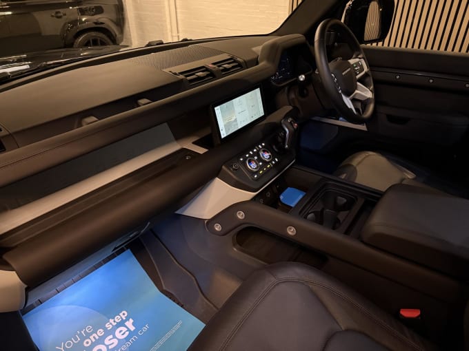 2024 Land Rover Defender 110