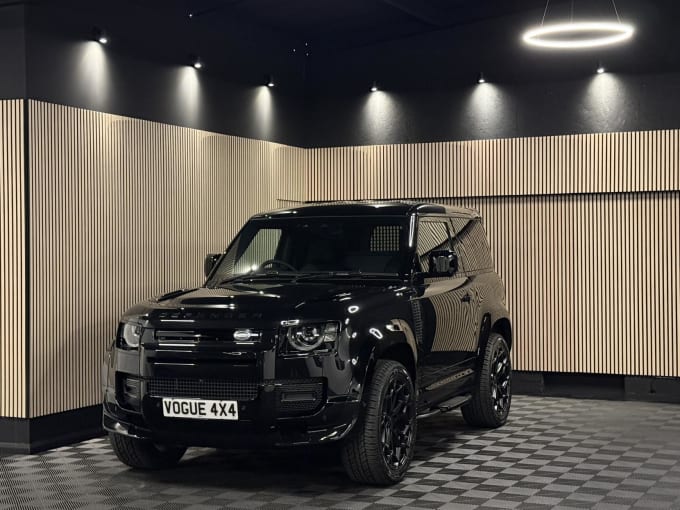 2025 Land Rover Defender 90