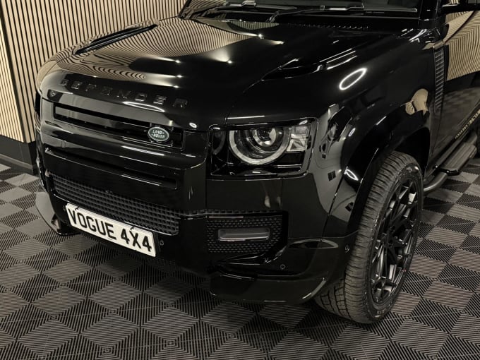 2025 Land Rover Defender 90