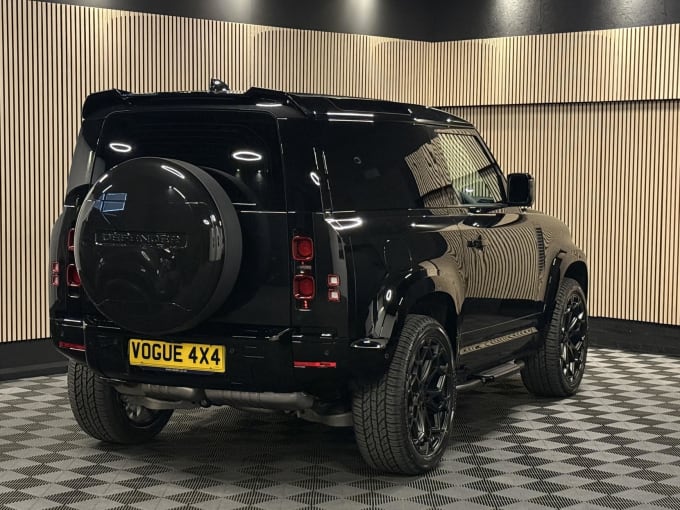 2025 Land Rover Defender 90