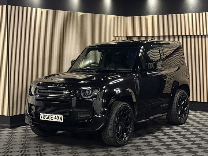 2025 Land Rover Defender 90