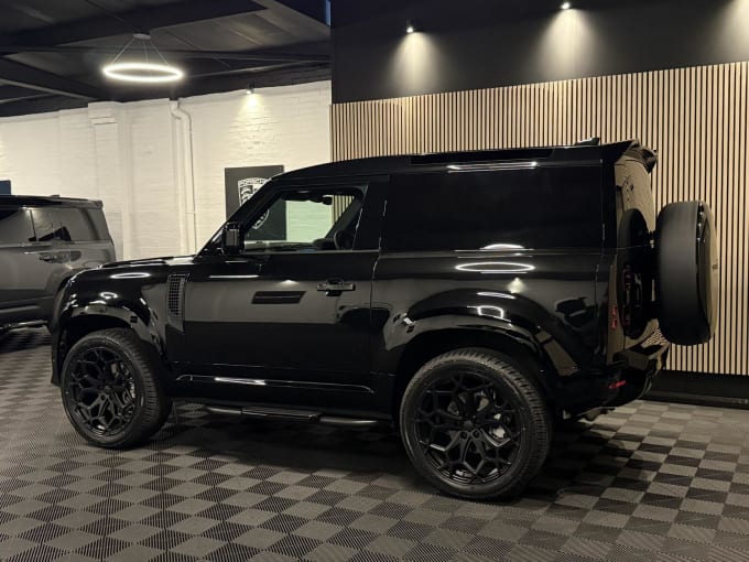 2025 Land Rover Defender 90