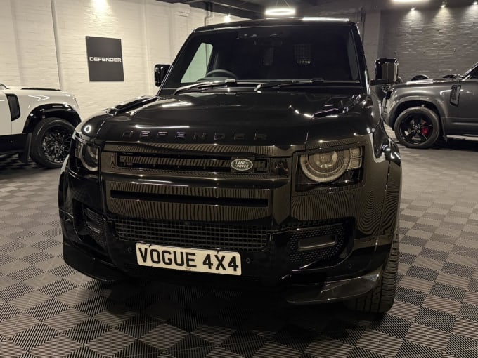 2025 Land Rover Defender 90