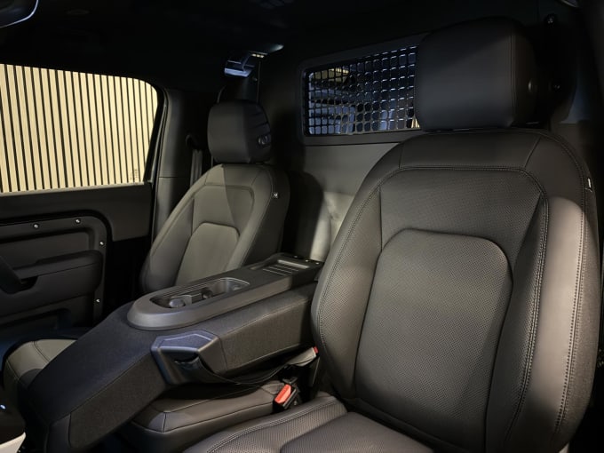 2025 Land Rover Defender 90