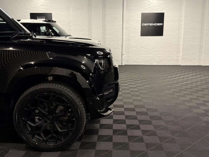 2025 Land Rover Defender 90