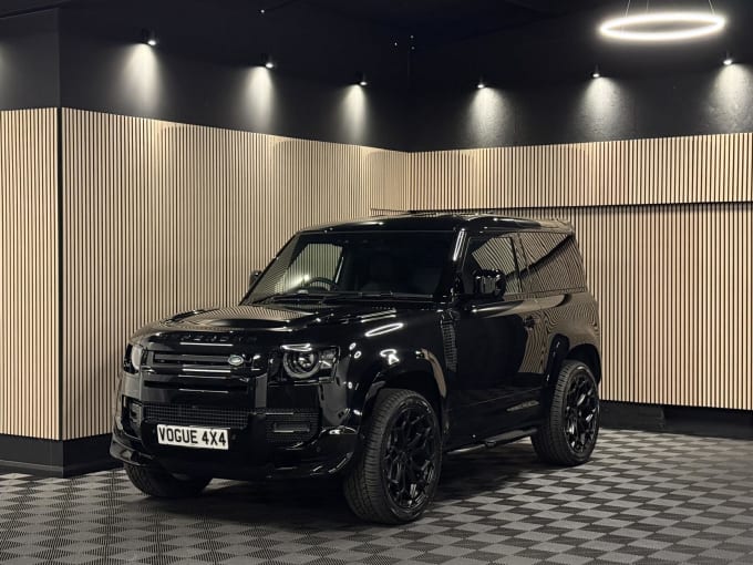 2025 Land Rover Defender 90