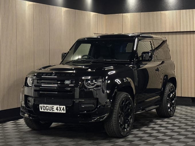 2025 Land Rover Defender 90
