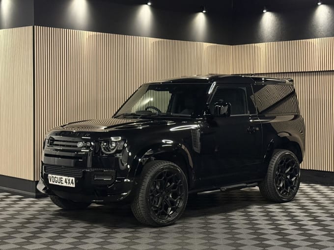 2025 Land Rover Defender 90