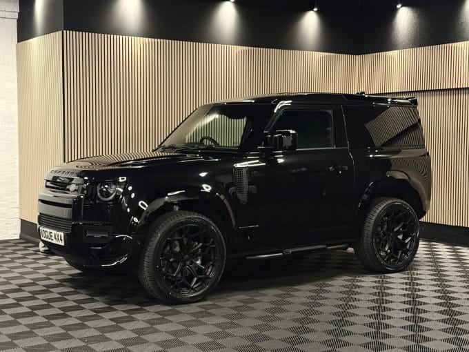 2025 Land Rover Defender 90
