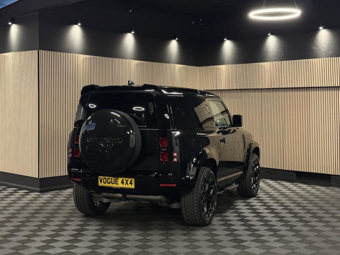 2025 Land Rover Defender 90