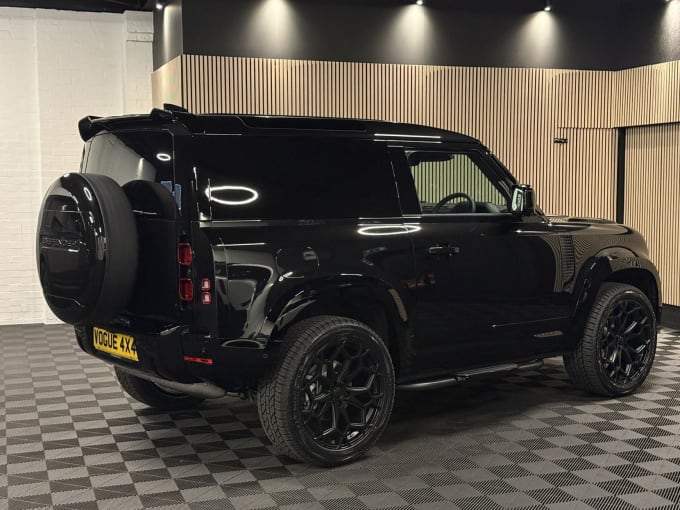 2025 Land Rover Defender 90