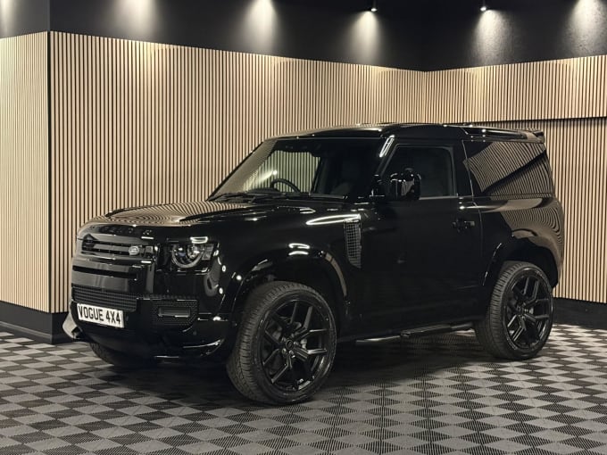 2025 Land Rover Defender 90