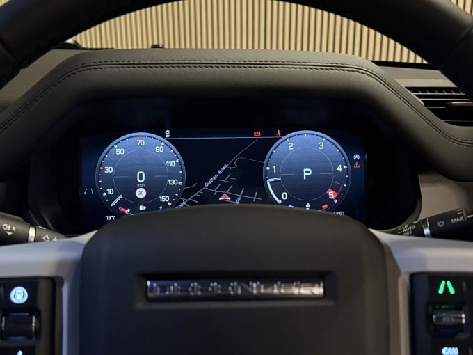 2025 Land Rover Defender 90