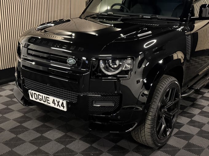 2025 Land Rover Defender 90