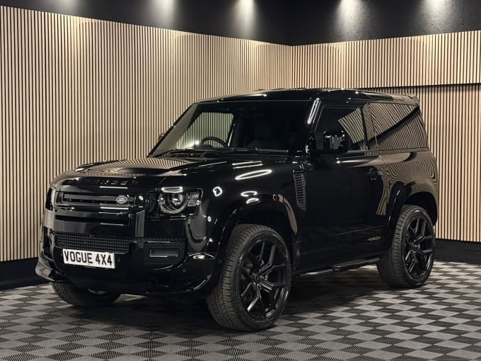 2025 Land Rover Defender 90