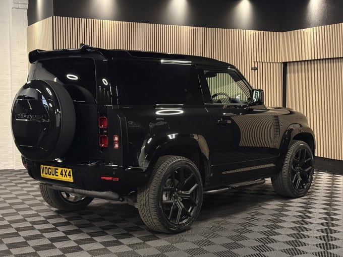 2025 Land Rover Defender 90