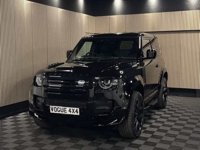 2025 Land Rover Defender 90