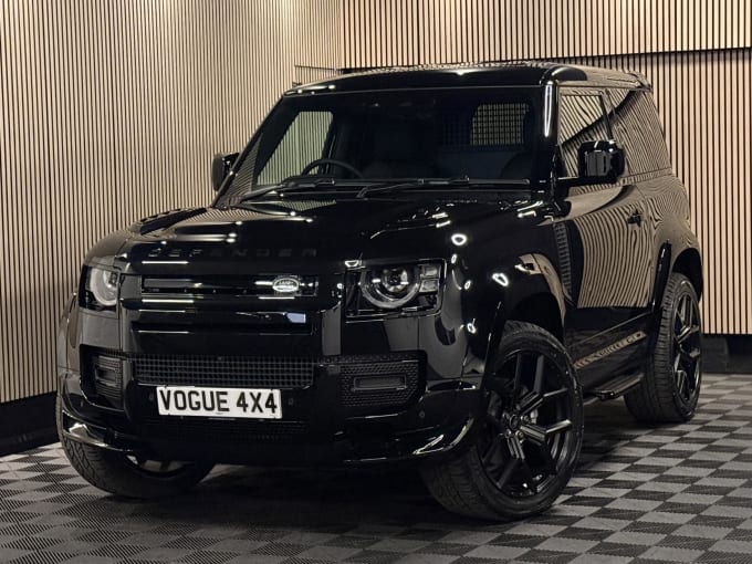 2025 Land Rover Defender 90