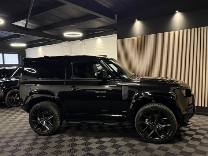 2025 Land Rover Defender 90
