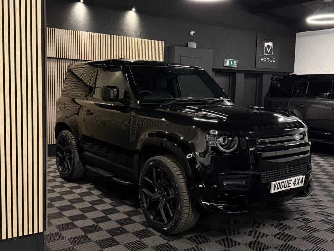 2025 Land Rover Defender 90