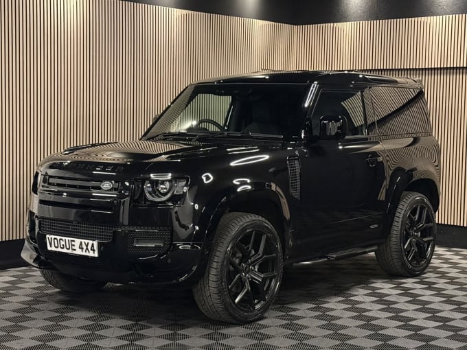 2025 Land Rover Defender 90