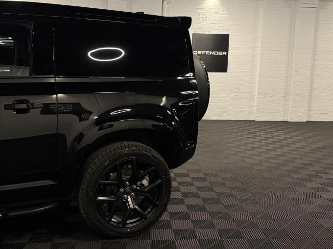 2025 Land Rover Defender 90