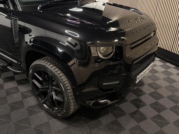 2025 Land Rover Defender 90