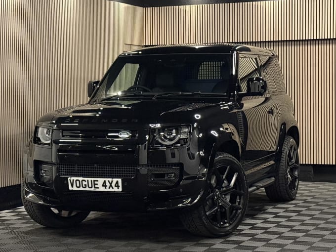 2025 Land Rover Defender 90