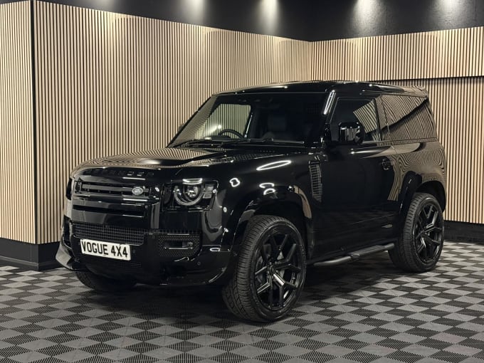 2025 Land Rover Defender 90